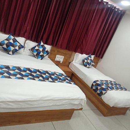 Hotel Dreamland Vadodara Exterior photo