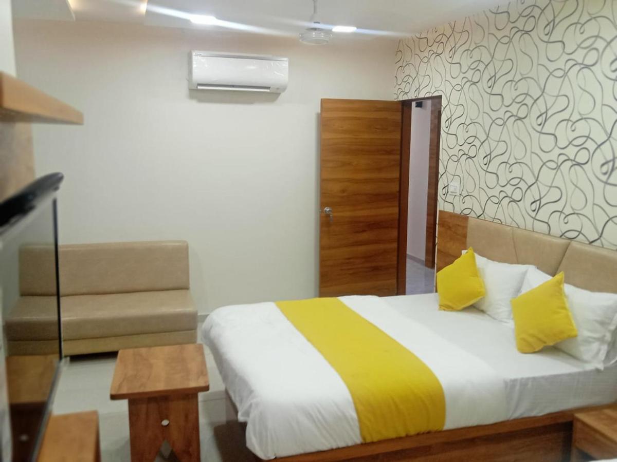 Hotel Dreamland Vadodara Exterior photo