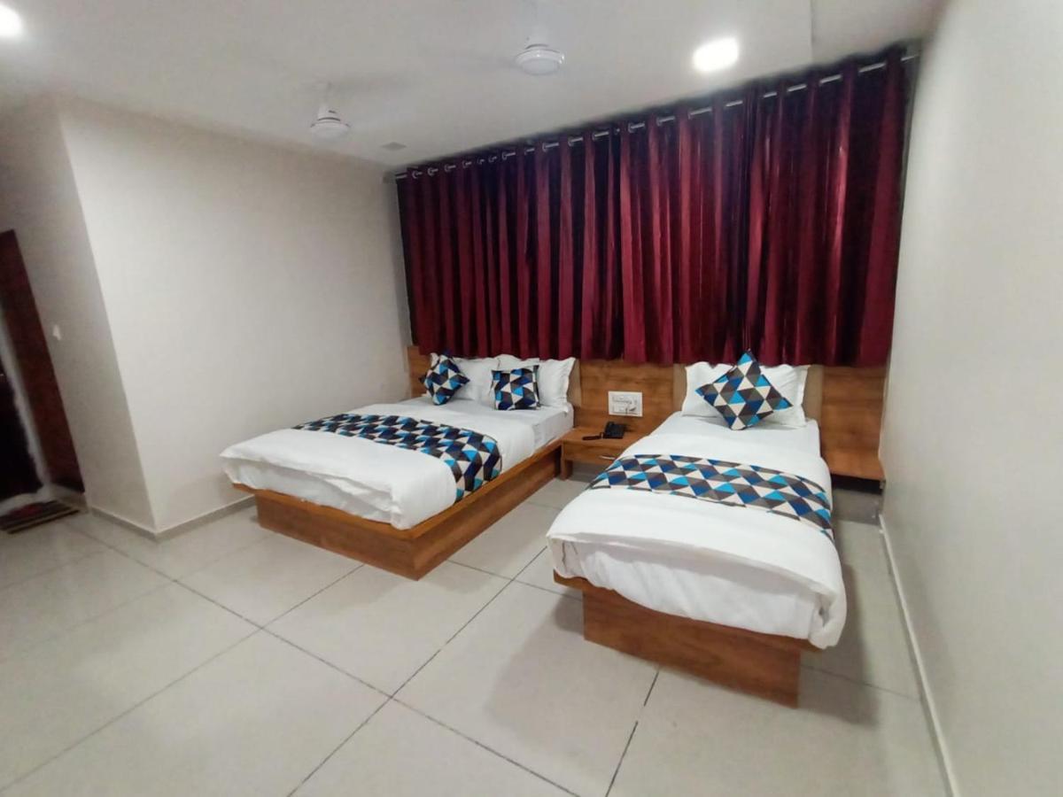 Hotel Dreamland Vadodara Exterior photo