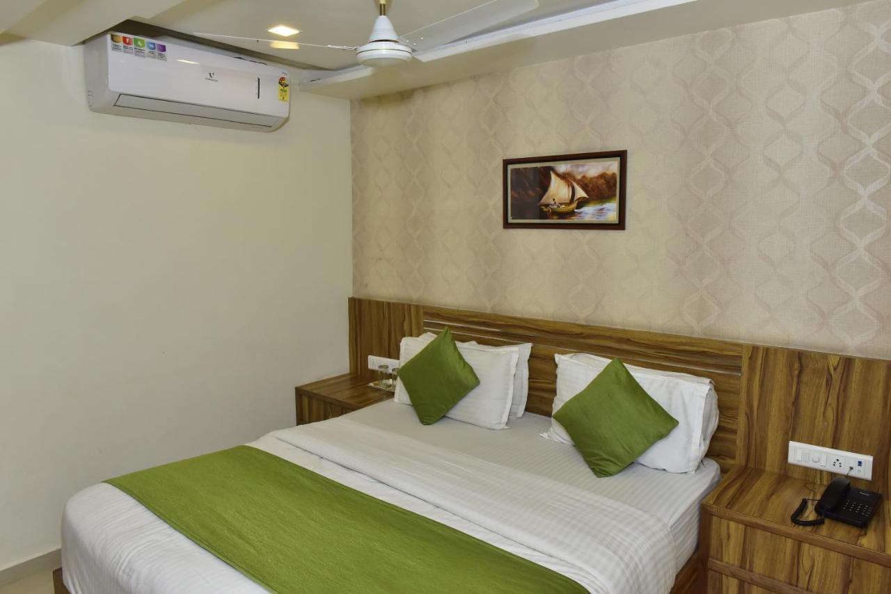 Hotel Dreamland Vadodara Exterior photo