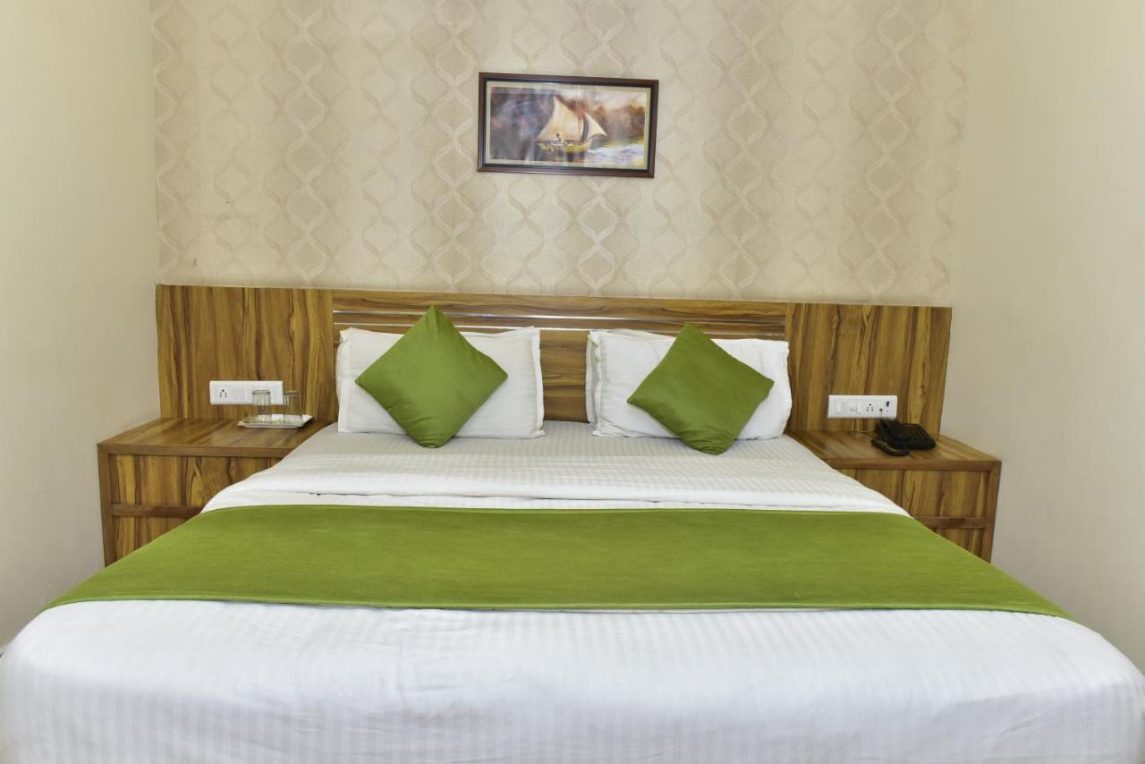 Hotel Dreamland Vadodara Exterior photo