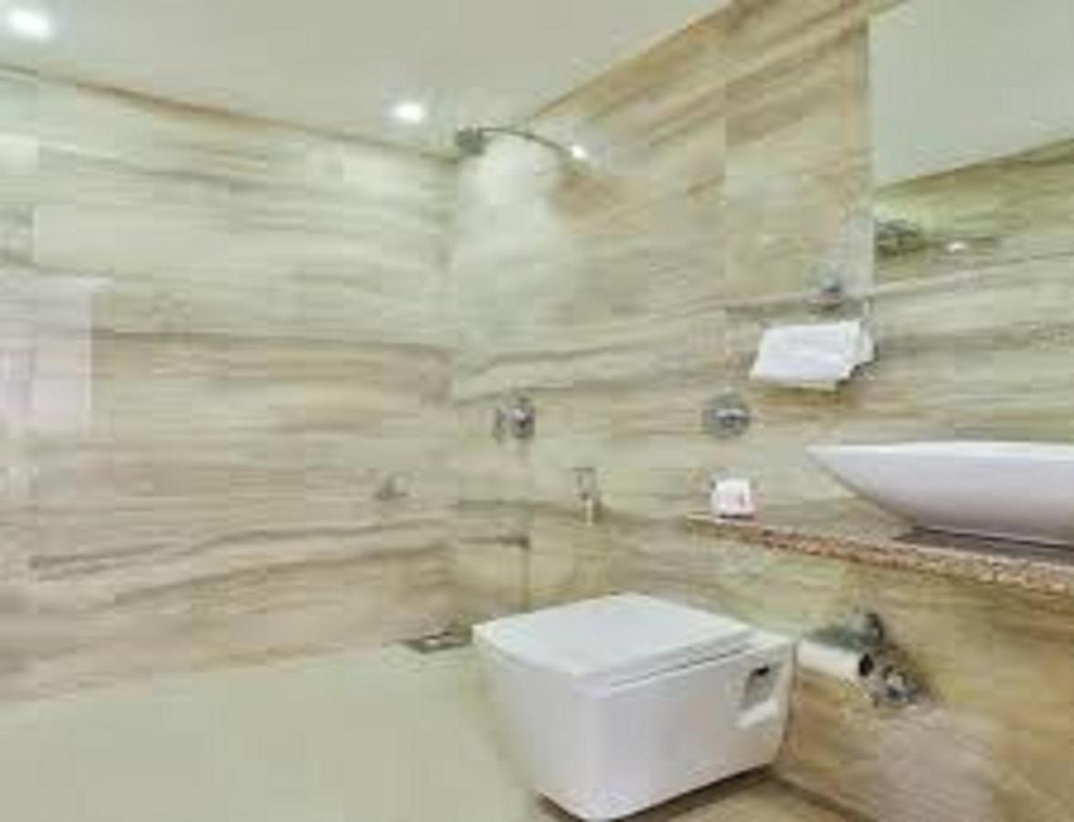 Hotel Dreamland Vadodara Exterior photo